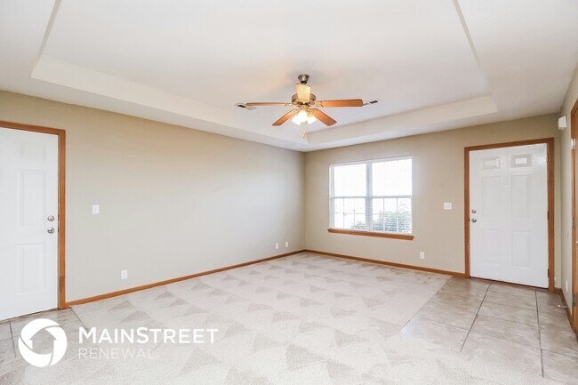 Building Photo - 211 Golfview Dr