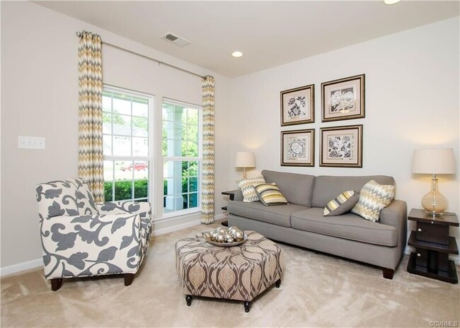 Building Photo - 6230 Regal Crest Dr