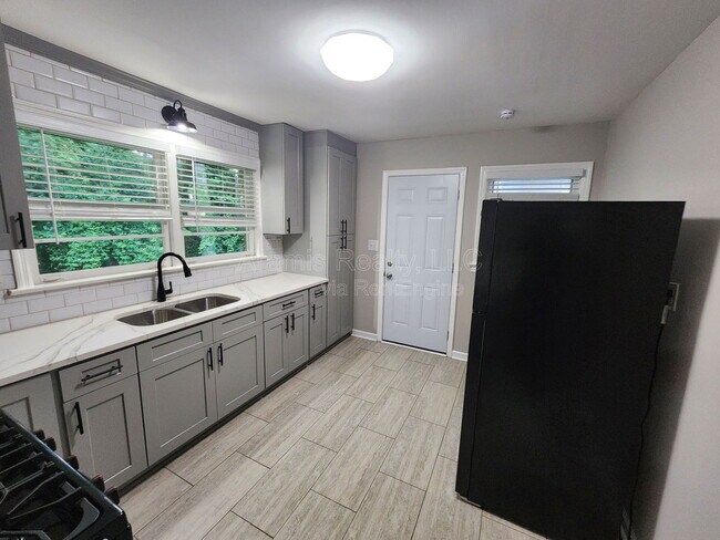 Foto del edificio - 2689 Collier Dr NW