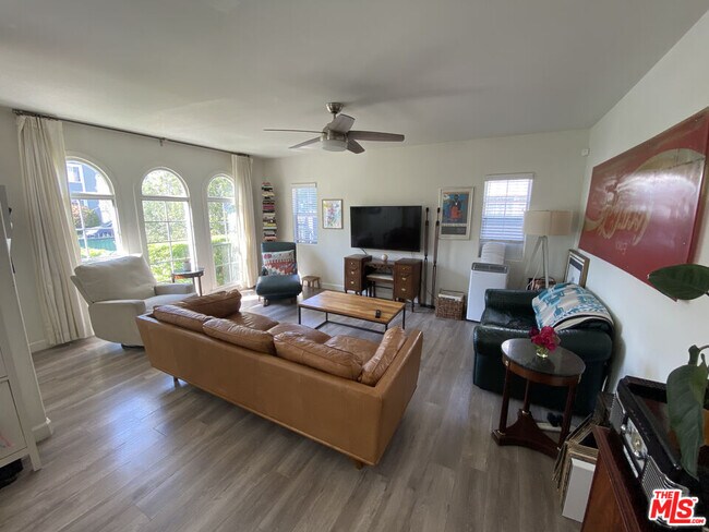 Foto del edificio - 1444 Cochran Ave