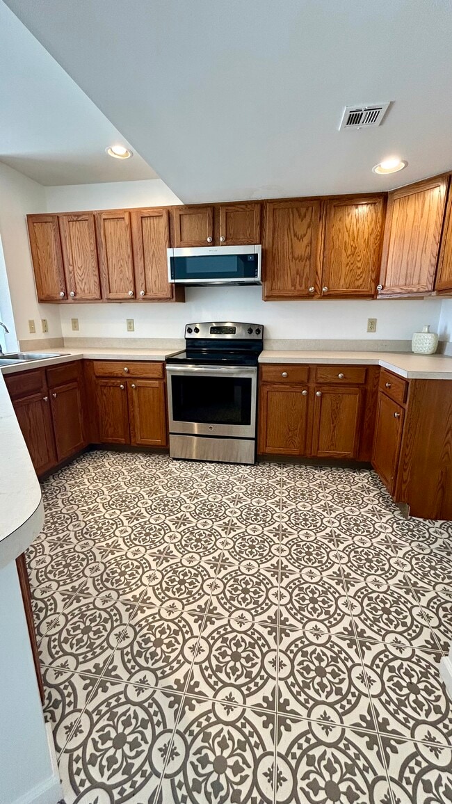 Foto del edificio - 424 Waverly Woods Dr