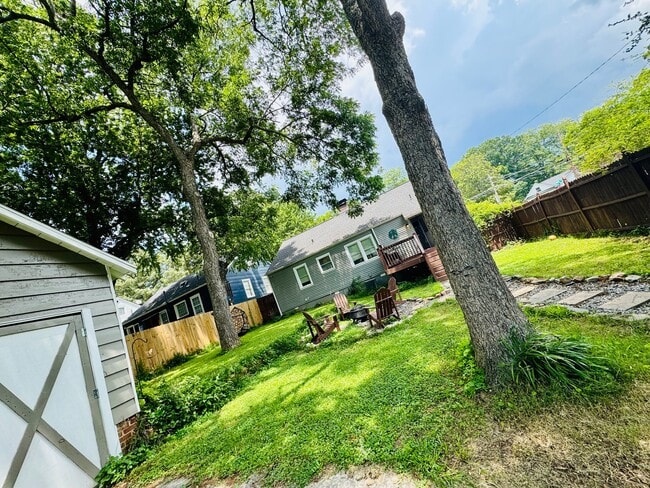 Building Photo - 2481 Semmes St