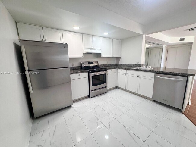 Foto del edificio - 5801 Riverside Dr