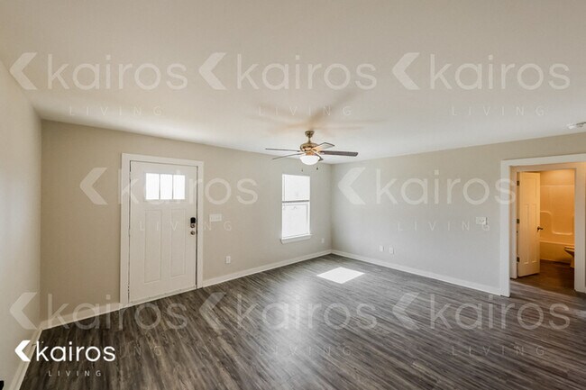 Building Photo - 900 5th Way