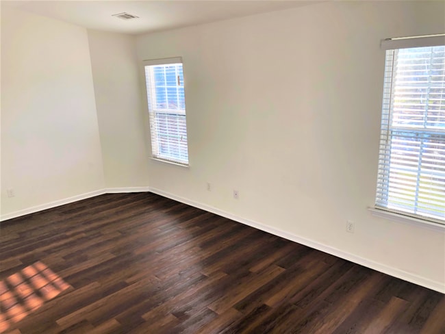Building Photo - 20 TR