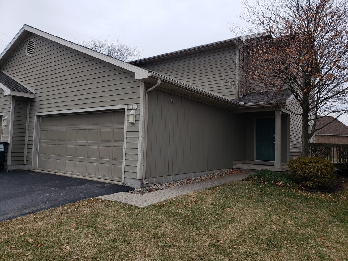 Garage - 115 W Meade Ave