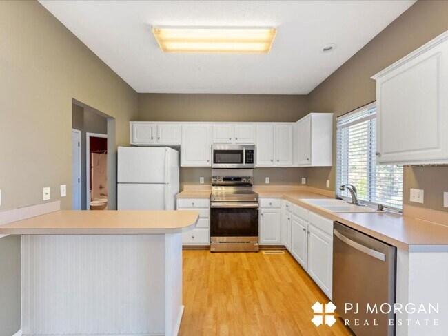 Foto del edificio - 14464 Saratoga St
