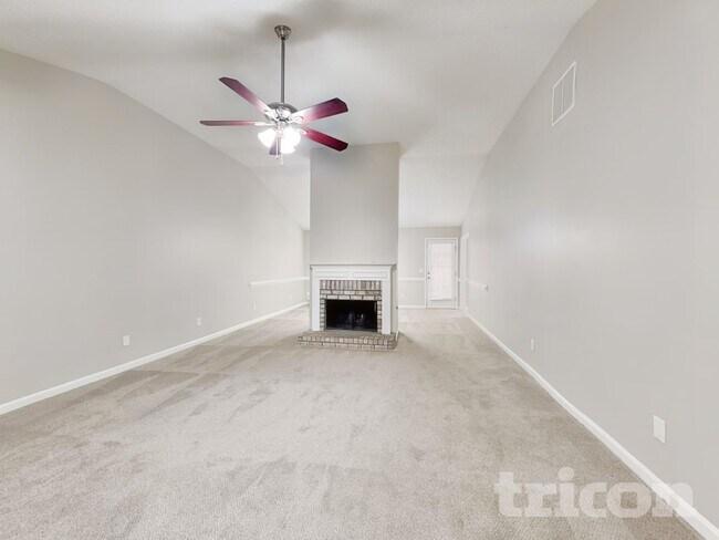 Foto del edificio - 147 Peachtree Glen Dr