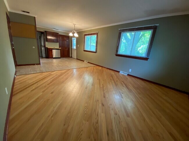 Building Photo - 411 Springfield Ave