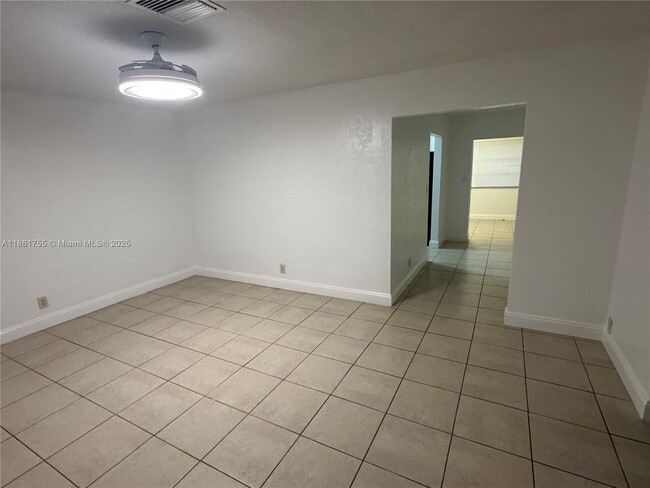 Foto del edificio - 7205 NW 76th Pl