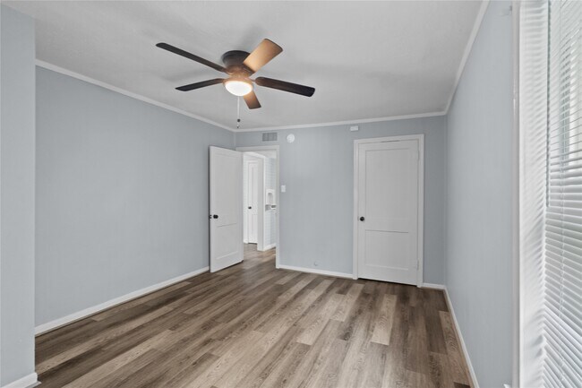 Foto del edificio - 2324 Cedar Dr