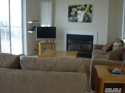 Building Photo - 819 Dune Rd