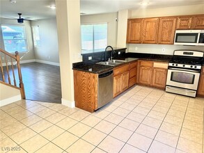 Building Photo - 8174 Amphora St