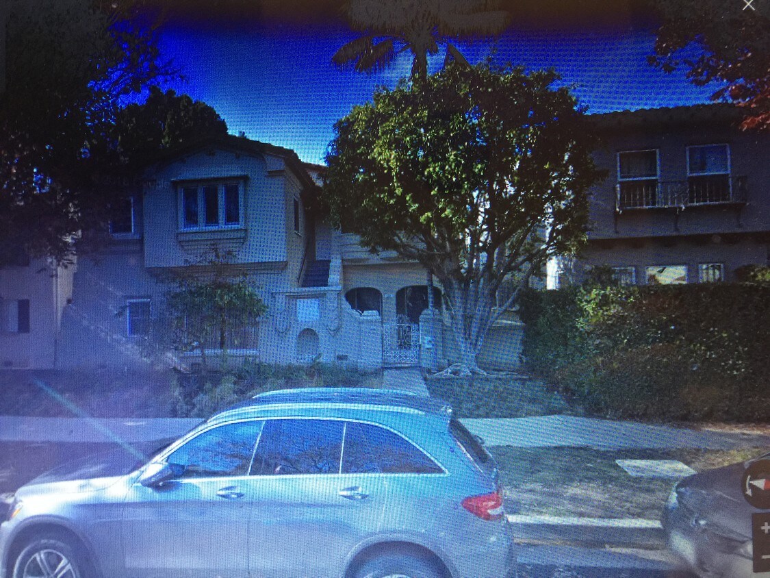 Primary Photo - 325 S Reeves Dr