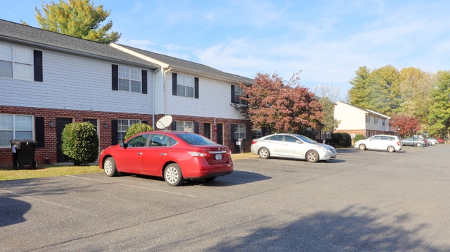 Building Photo - 16 Duiguid Dr