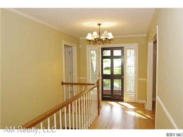 Building Photo - 556 Medearis Dr