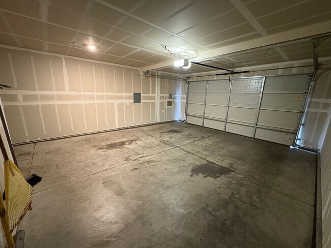 Foto del edificio - Lennar Built 2 story home coming soon!