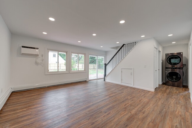 Building Photo - 47 Sandpiper Ln