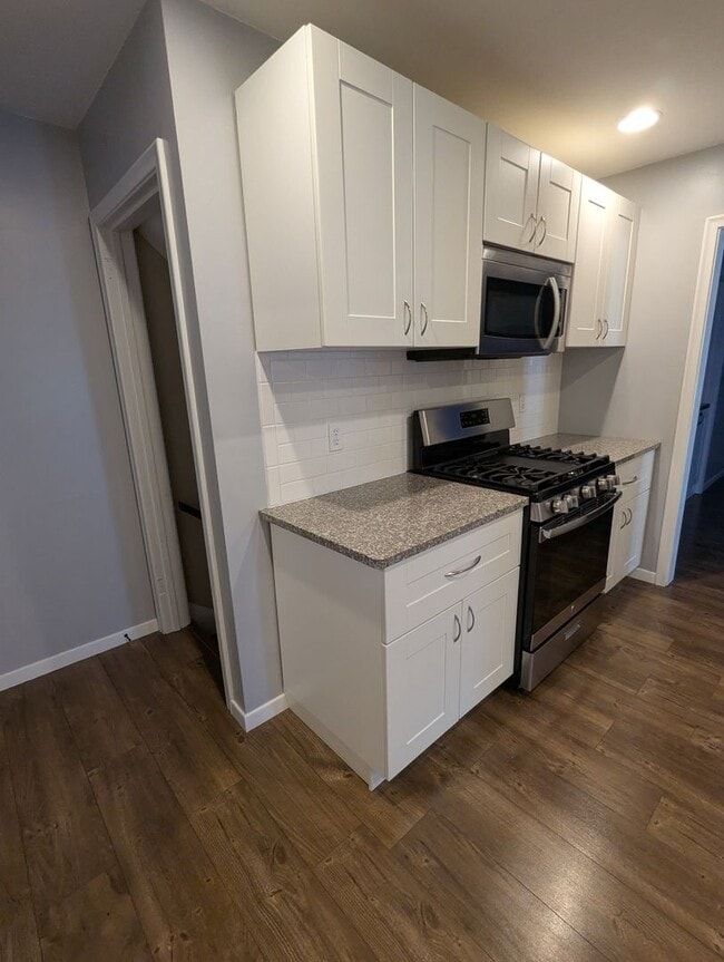 Building Photo - Charming & Spacious Home in the Heart of R...