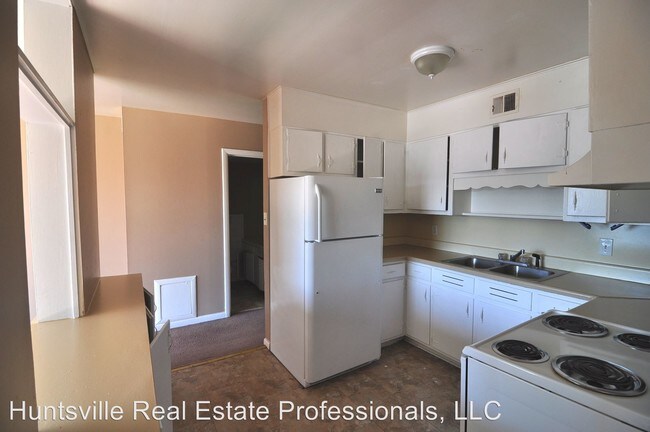Building Photo - 4411 Dyshell Dr SW