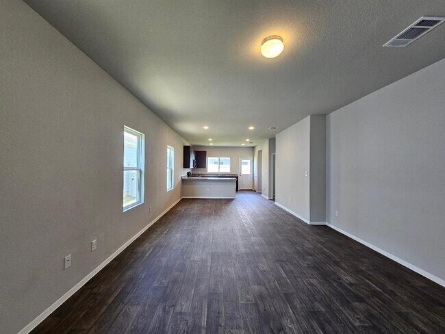 Foto del edificio - 110 Bluestem Dr