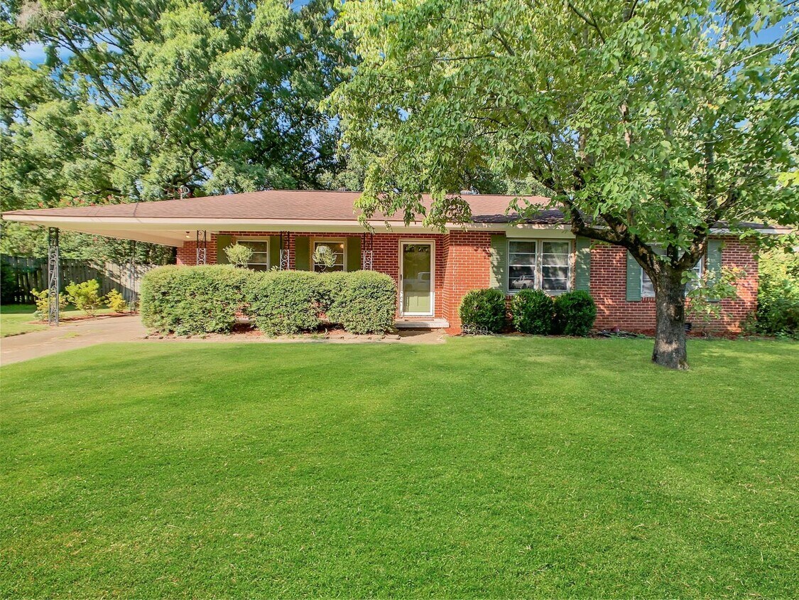 Foto principal - 319 31st Pl E