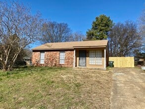 Building Photo - 1164 Canary Ln