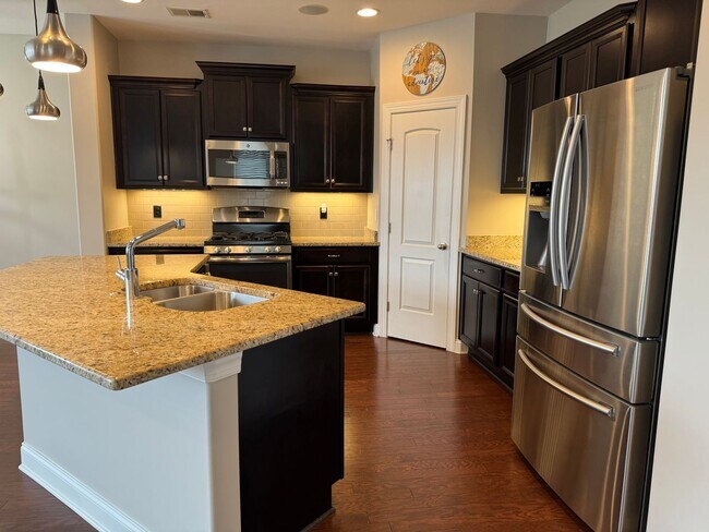 Foto del edificio - Luxury Townhome at The Enclave at Harpeth Village in Bellevue