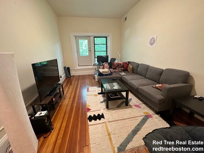Foto del edificio - 1463 Beacon St