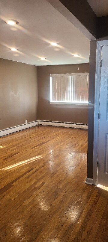 Foto del edificio - 1015 E 223rd St
