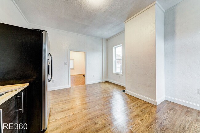 Foto del edificio - 2 br, 1.5 bath House - 811 Industry Street...