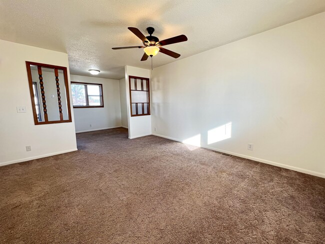 2005 E Pawnee Rd Unit 1, Garden City, Ks 67846 - Room For Rent In 