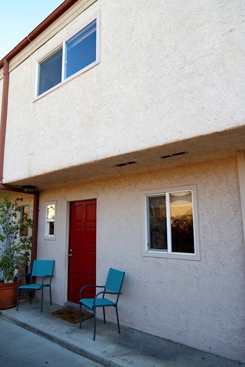 Building Photo - 2624 Kansas Ave