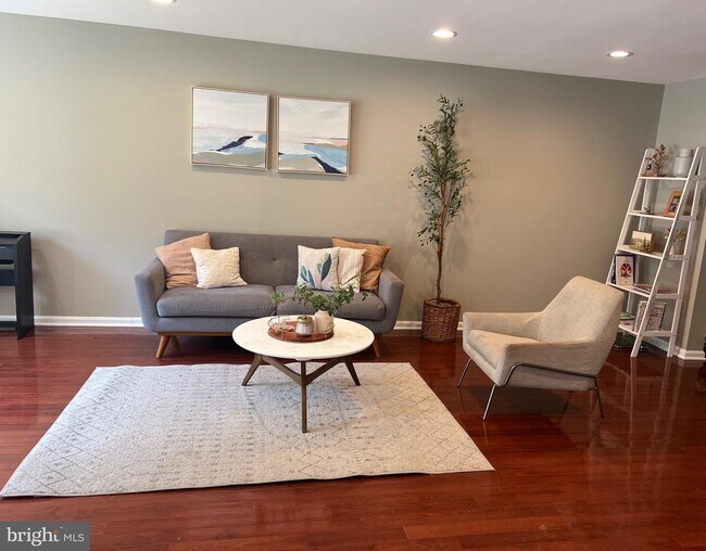 Foto del edificio - 8400 Cedarcreek Ct