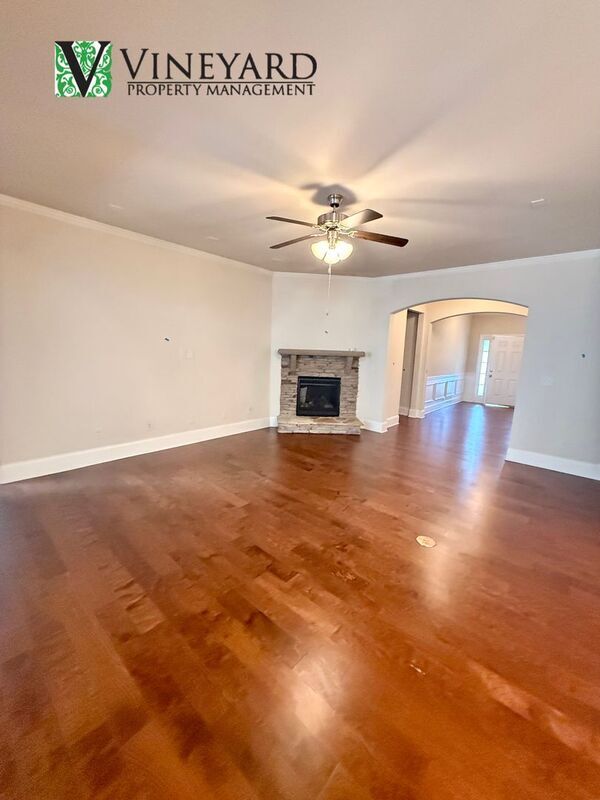 Building Photo - 308 Vermillion St