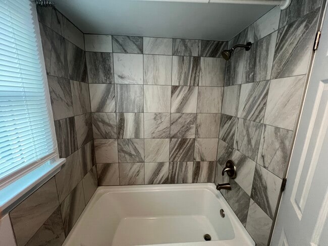 Building Photo - 22 Lockwood St