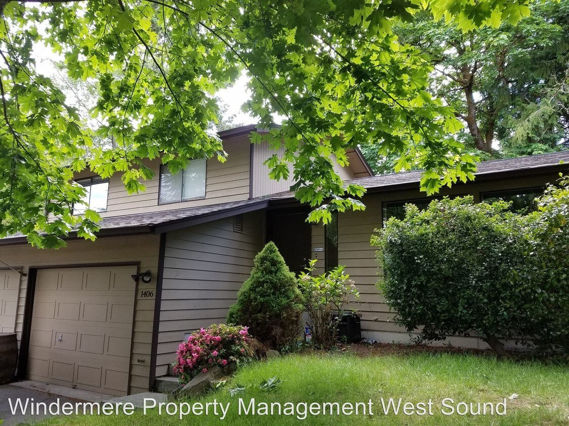 Primary Photo - 3 br, 2.5 bath House - 1406 Canyon Court