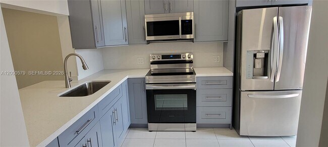 Foto del edificio - 441 NE 195th St