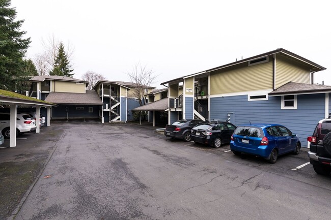 Building Photo - Remodeled 2 Bedroom Condo in a Convenient ...