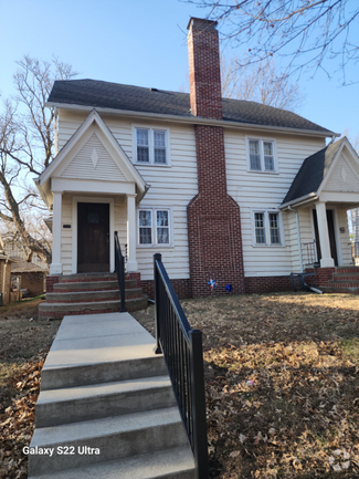 Building Photo - 1505 1st Ave