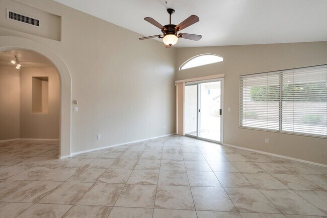 Foto del edificio - Immaculate 3 bedrooms, 2 bath in Scottsdale