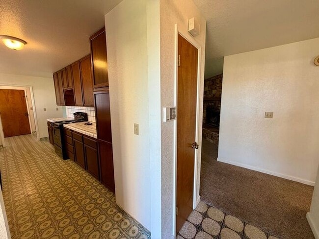 Building Photo - Lovely home in Marina available March 16, 2026!