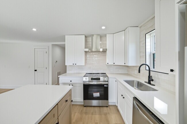 Foto del edificio - 2631 Carson Ave