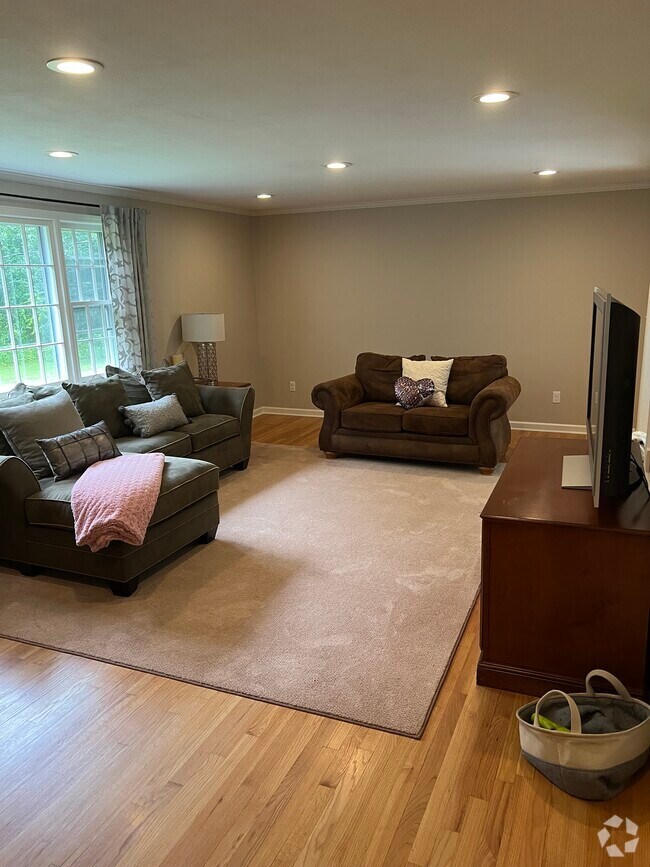 Apartments For Rent in Madison CT with Extra Storage 1 Rentals