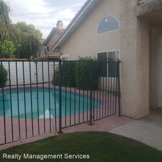 Building Photo - 5 br, 2.5 bath House - 3805 Leyburn