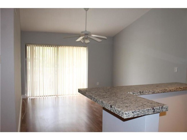 Foto del edificio - 7135 NW 179th St