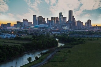 Building Photo - 502 Gregg St