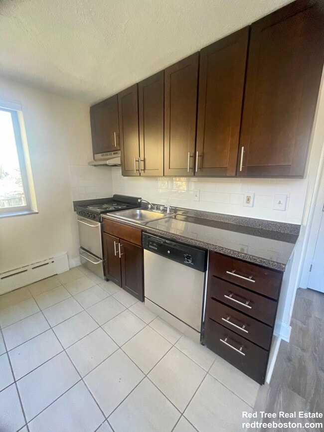 Building Photo - 15 Chester St