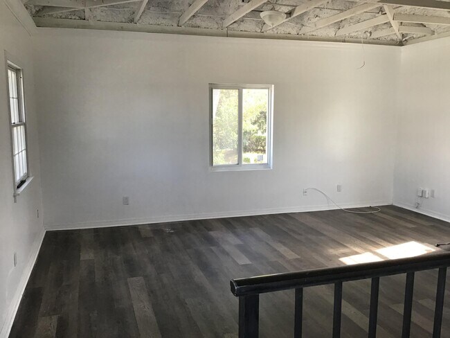 Building Photo - 519 S Indian River Dr