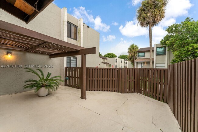 Foto del edificio - 10020 NW 9th St Cir